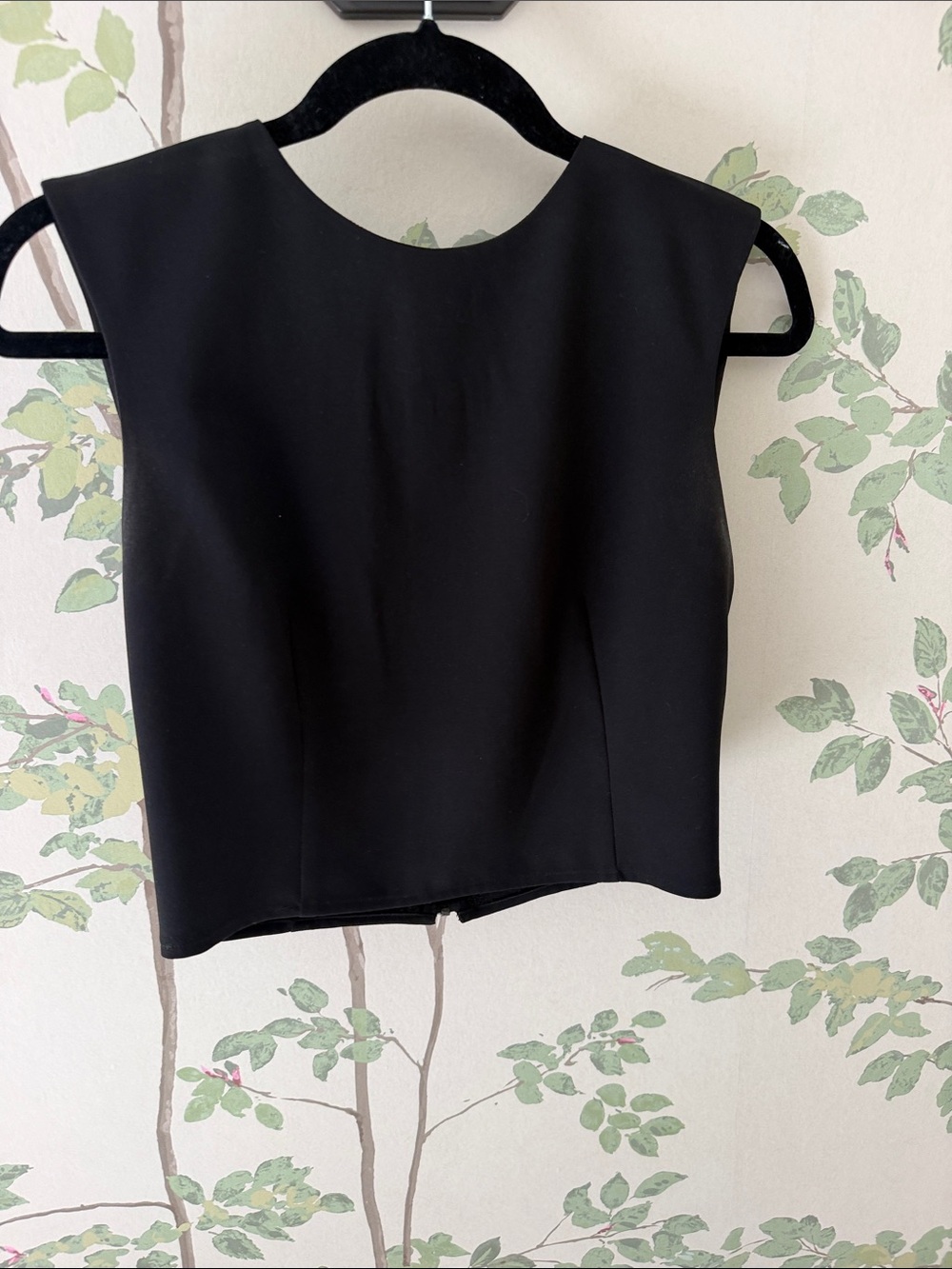 Alice + Olivia Black Structured Sleeveless Crop Top